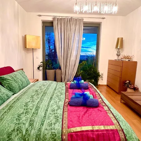 Privatunterkunft Romantic Overlooking *